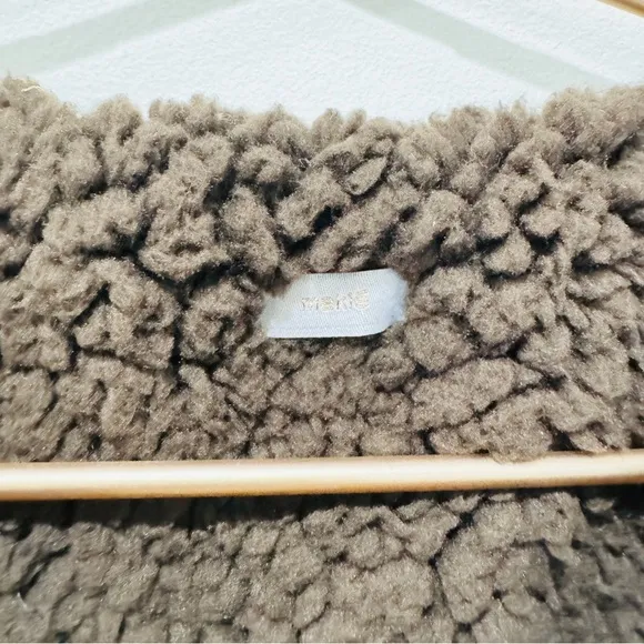 Makie kids unisex 100% wool vest in navy and brown faux shearling lining NEW