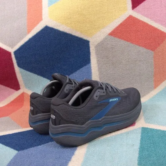 Man's Sneakers &amp; Athletic Shoes Brooks Ghost Max 2 Size 10.5