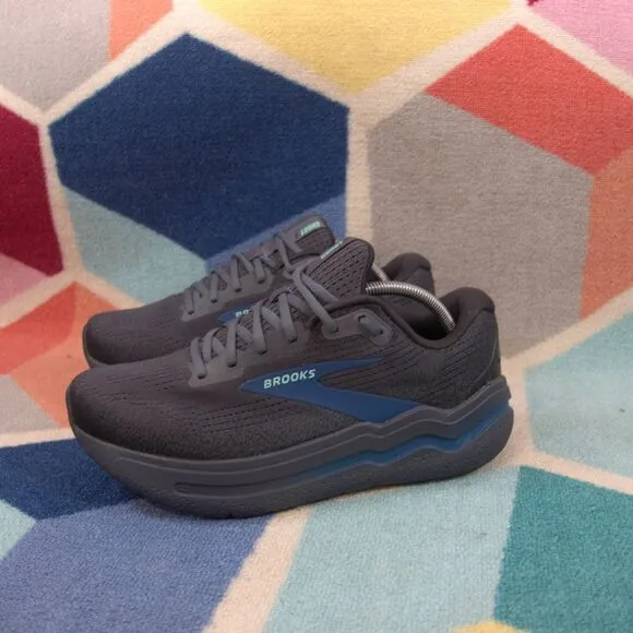 Man's Sneakers &amp; Athletic Shoes Brooks Ghost Max 2 Size 10.5