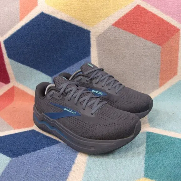 Man's Sneakers &amp; Athletic Shoes Brooks Ghost Max 2 Size 10.5