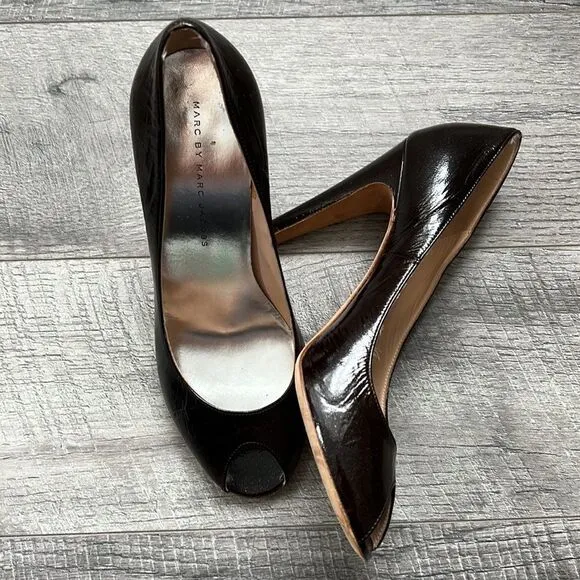 Marc by Marc Jacobs lacquered shoes high hill metallic black Italy Sz 39 USA 8