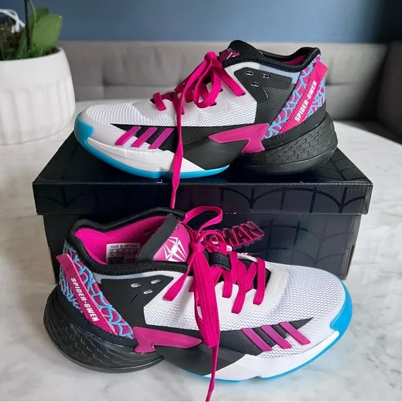 Marvel x D.O.N. Issue #4 “Spider-Gwen” Sneakers - Size 1.5
