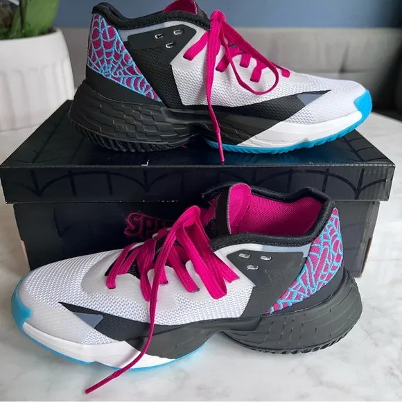 Marvel x D.O.N. Issue #4 “Spider-Gwen” Sneakers - Size 1.5