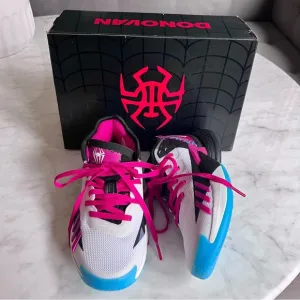 Marvel x D.O.N. Issue #4 “Spider-Gwen” Sneakers - Size 1.5