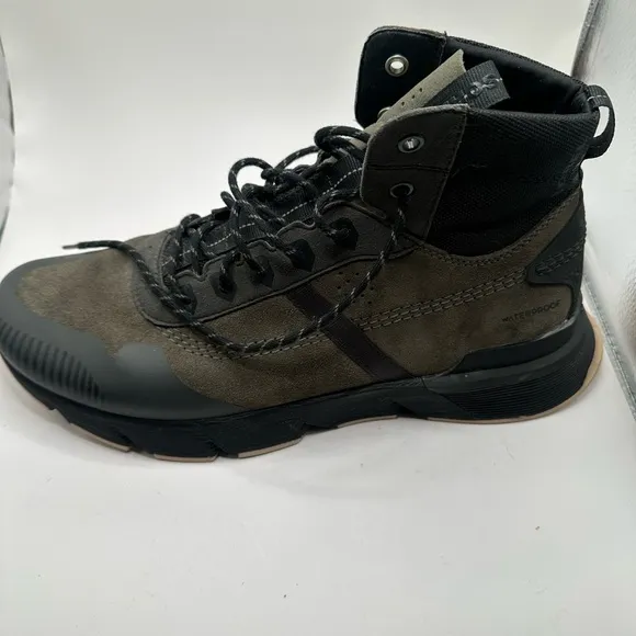 Men's Black and Gray High-Top Sneakers