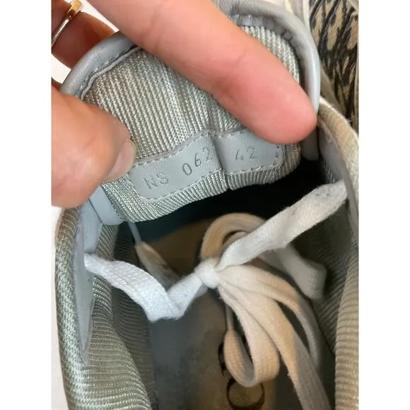 Men's DIOR B27 Low Top Sneaker Size 42/ Size 9- White/Gray
