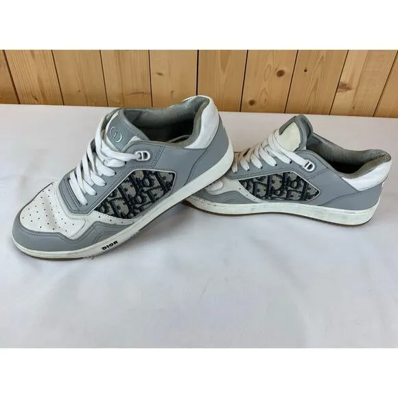 Men's DIOR B27 Low Top Sneaker Size 42/ Size 9- White/Gray