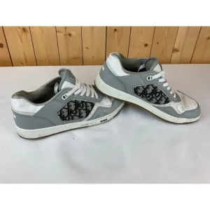 Men's DIOR B27 Low Top Sneaker Size 42/ Size 9- White/Gray