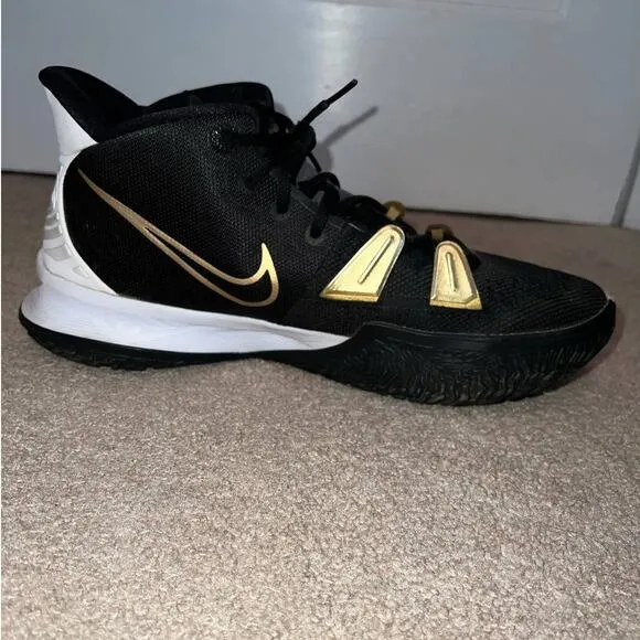 Men's Nike Kyrie High top athletic basketball shoes size 14