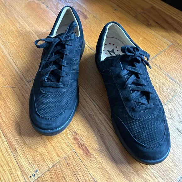 Mephisto Womens Sneaker Runoff Air Jet Black Shoe Suede Round Toe Low Top 7.5