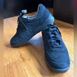 Mephisto Womens Sneaker Runoff Air Jet Black Shoe Suede Round Toe Low Top 7.5