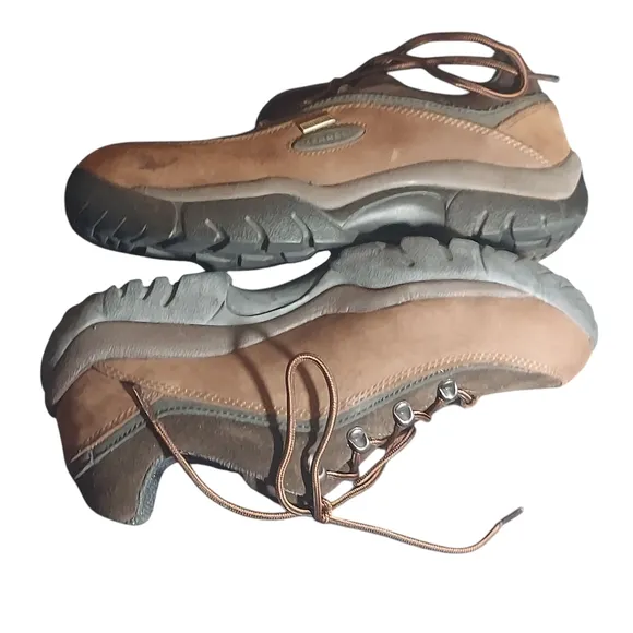 Merrell Cortina Brown Leather Waterproof Hiking Boots  Rugged Design Lace Up