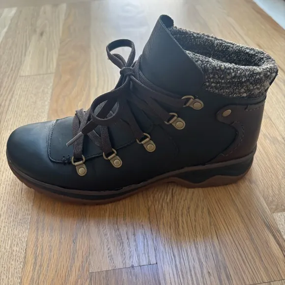 Merrell Eventyr Bluff Waterproof Hiking Black Brown Leather Boot Women 7