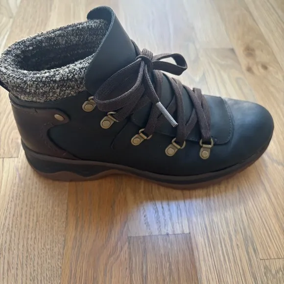 Merrell Eventyr Bluff Waterproof Hiking Black Brown Leather Boot Women 7