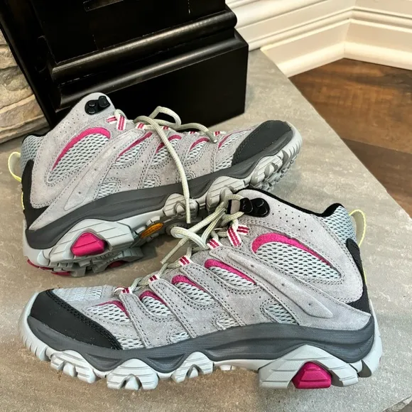 Merrell Women’s Size 7.5 Moab 3 Mid Monument/Fuchsia Hiking Boots NEW