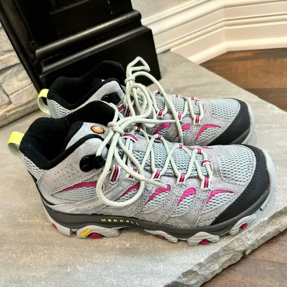 Merrell Women’s Size 7.5 Moab 3 Mid Monument/Fuchsia Hiking Boots NEW