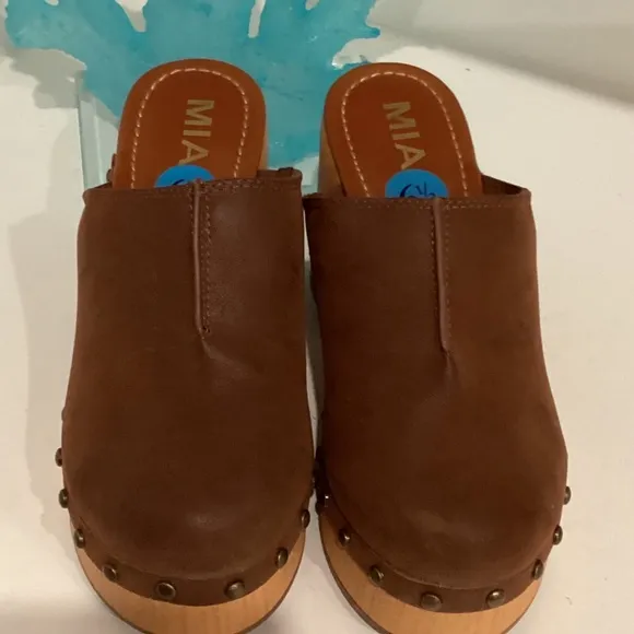 Mia dark brown faux suede closed toe chunky clog block heel shoes size 6.5