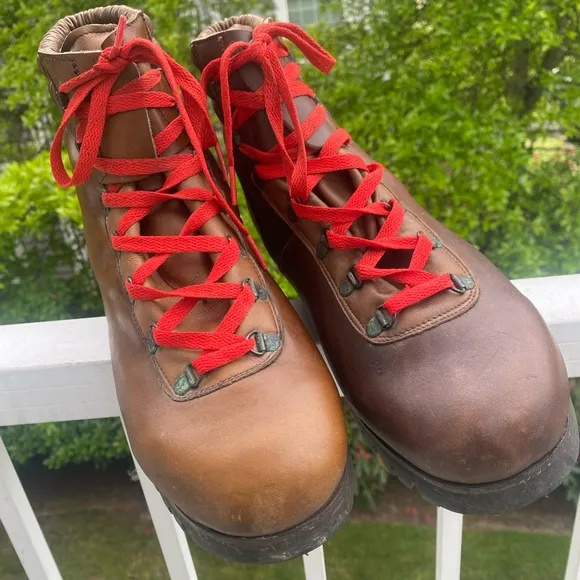 Monte Rosa Brown Hiking/Mountain Boots with Red Laces 10.5