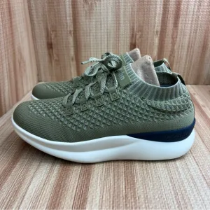 Moshn by Klogs shoes womens 8 Vigor Green Comfort Lace Up Sneakers