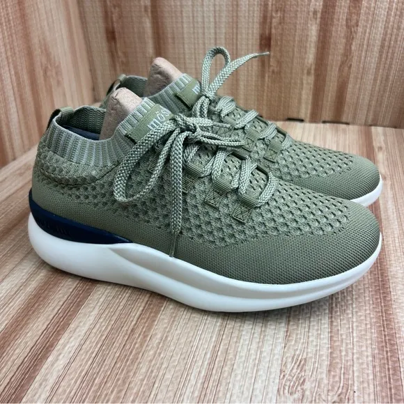 Moshn by Klogs shoes womens 8 Vigor Green Comfort Lace Up Sneakers