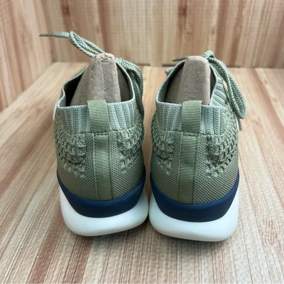 Moshn by Klogs shoes womens 8 Vigor Green Comfort Lace Up Sneakers