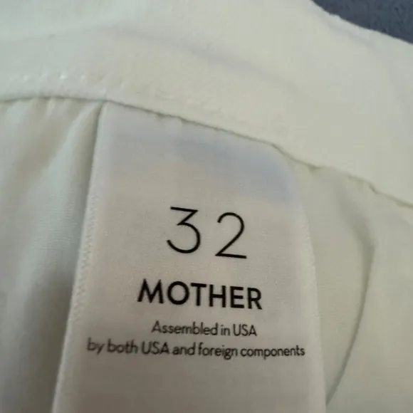 MOTHER Denim The Hustler Ankle Fray Flare Jeans White 32