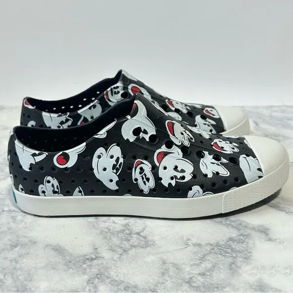 Native Disney Mickey Mouse Jefferson EVA clogs slip on shoes unisex women’s 6