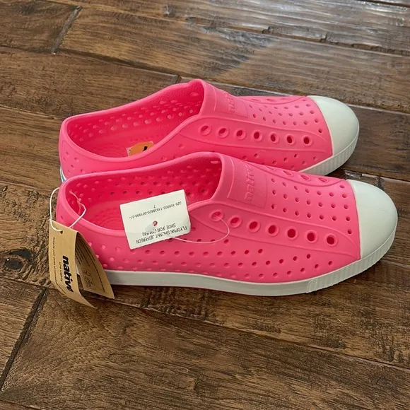 Native Shoes Jefferson Sugarlite Floyd Pink Shell White Girls Size J 5 Women 7