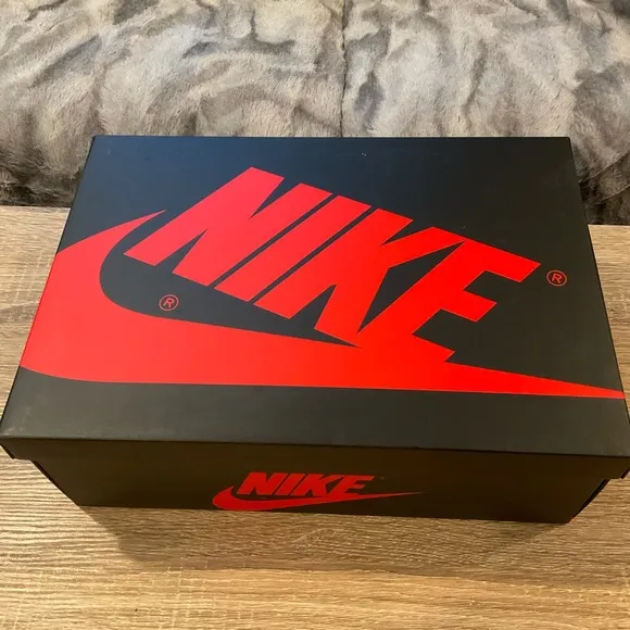 NEW AIR JORDAN 1 OG HIGH MENS VOLT
