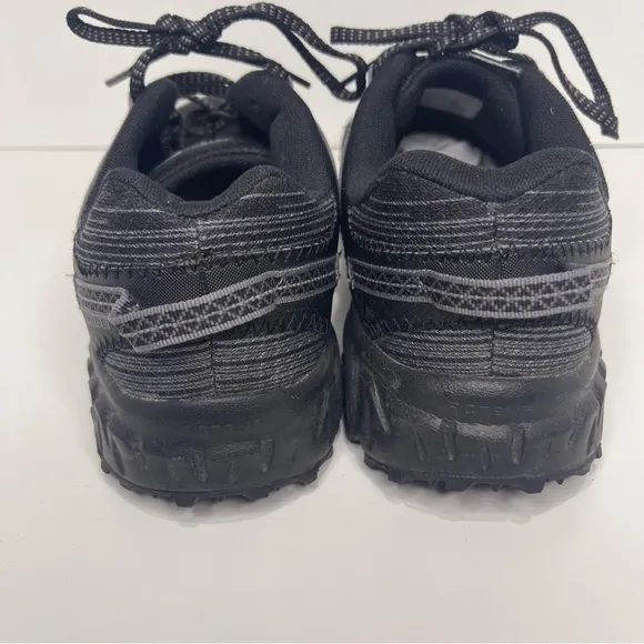 New Balance 410 v6 Trail Shoes Men’s 11 Black Sneakers Active Comfort Walking