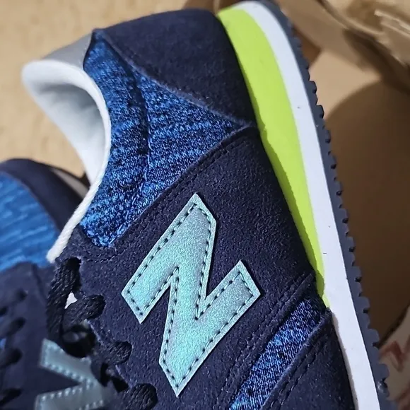New Balance 420 Series Low Top Sneakers Shoes Size 7.5 NWT
