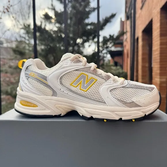 New Balance 530 Sneaker Shoes in Metallic Yellow White Womens