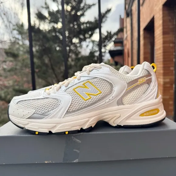 New Balance 530 Sneaker Shoes in Metallic Yellow White Womens