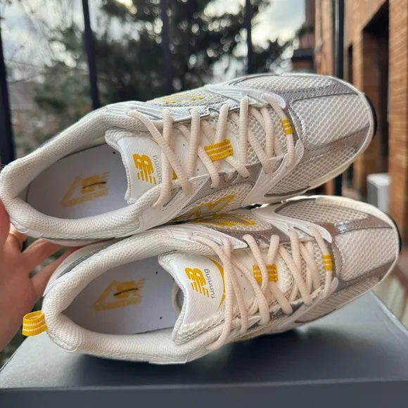New Balance 530 Sneaker Shoes in Metallic Yellow White Womens