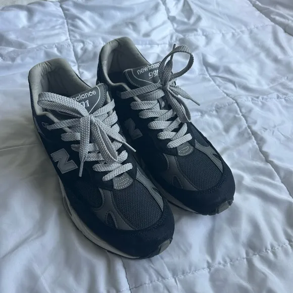 New Balance 991 MIE , Blue/ Blackand Gray Sneakers with Supportive Midsole
