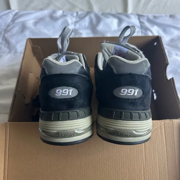 New Balance 991 MIE , Blue/ Blackand Gray Sneakers with Supportive Midsole