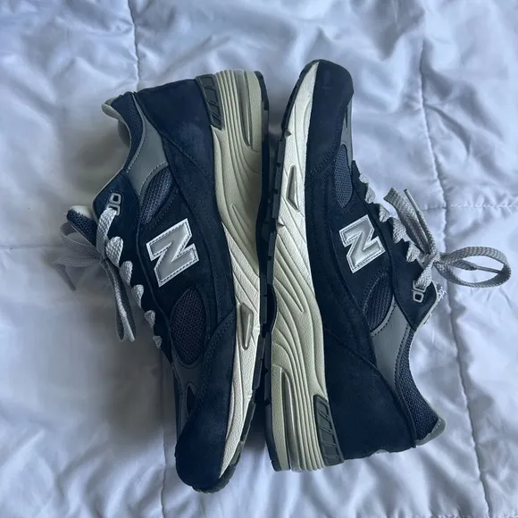 New Balance 991 MIE , Blue/ Blackand Gray Sneakers with Supportive Midsole