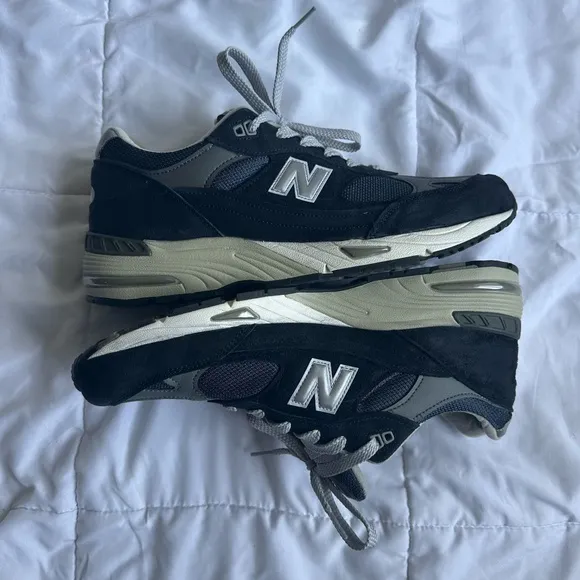 New Balance 991 MIE , Blue/ Blackand Gray Sneakers with Supportive Midsole