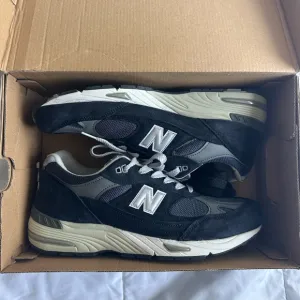 New Balance 991 MIE , Blue/ Blackand Gray Sneakers with Supportive Midsole
