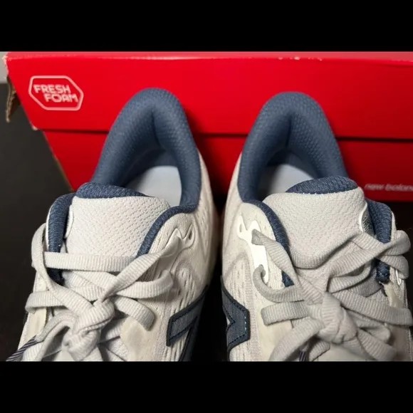 New Balance Fresh Foam X 880 V13 Running Shoes Sneaker Sea Salt/Navy M 9.5/W 11