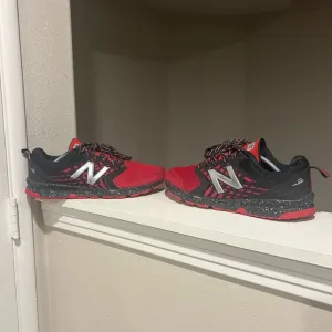 New Balance FuelCore Nitrel All Terrain Running Shoes Size 12 D Width RED BLACK