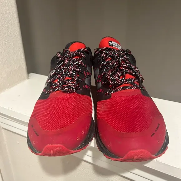 New Balance FuelCore Nitrel All Terrain Running Shoes Size 12 D Width RED BLACK