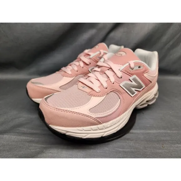 New Balance Girls 2002 Sneakers GC2002SK Pink White Size 6 NEW IN BOX!
