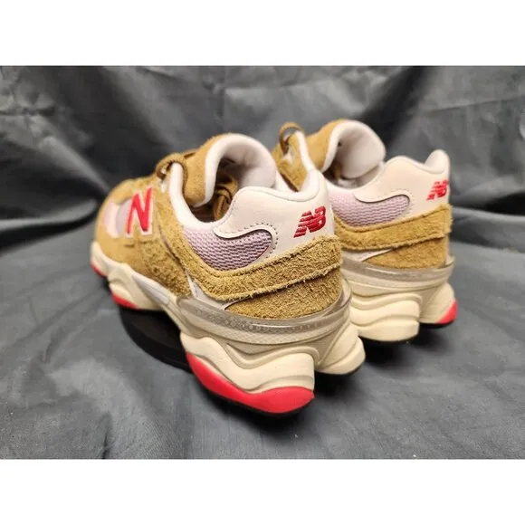 New Balance Girls 9060 Sneakers GC9060VD Beige Pink Size 7 NEW NO BOX!