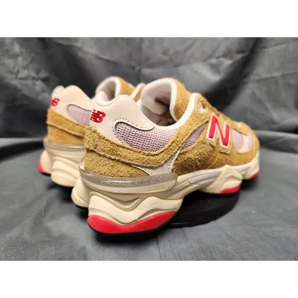 New Balance Girls 9060 Sneakers GC9060VD Beige Pink Size 7 NEW NO BOX!