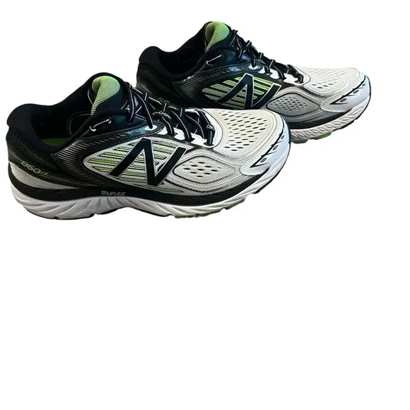 New Balance M860WB7 Men’s Running Shoes – Size 8.5 – White/Black/Green