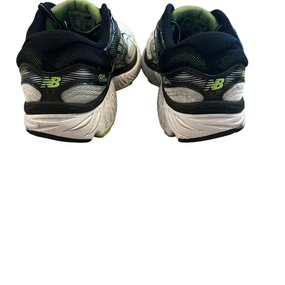 New Balance M860WB7 Men’s Running Shoes – Size 8.5 – White/Black/Green