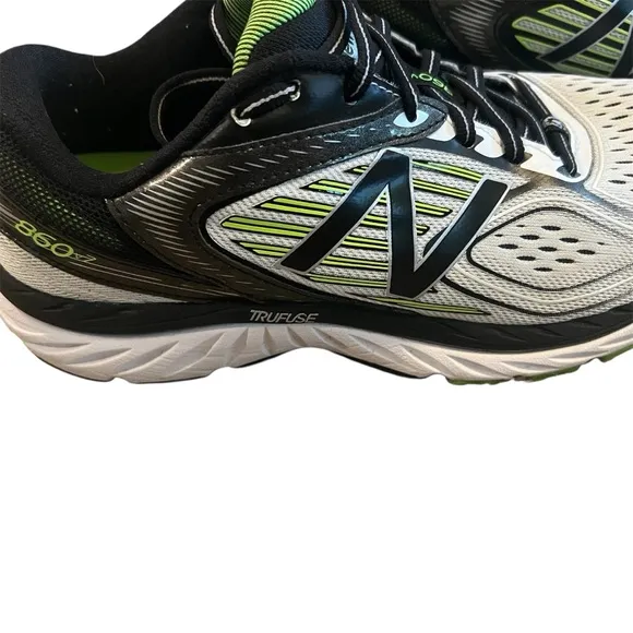 New Balance M860WB7 Men’s Running Shoes – Size 8.5 – White/Black/Green