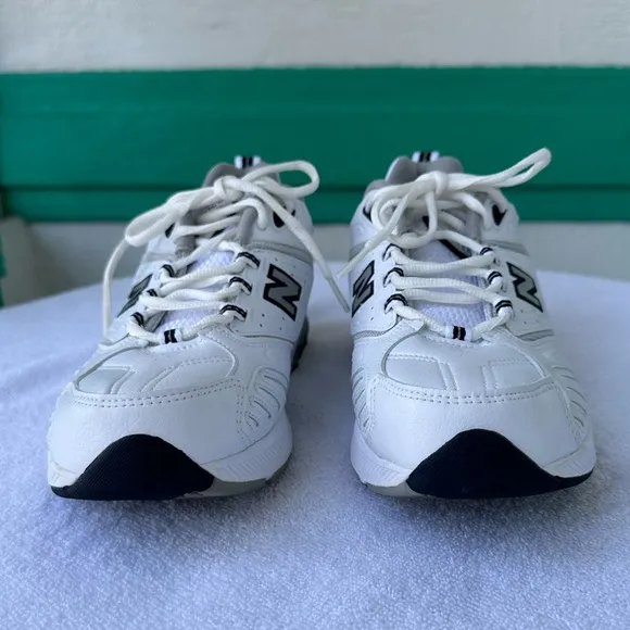 New Balance Mens 9D Women’s 10.5W 845 Walking Shoes White Gray Low Top L…