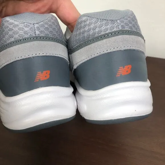 New Balance Men's Low Top Lace Up Gray Running/Walking Sneakers Size 9